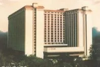 尊龙凯时發展開展在內房市場的長期投資，並開發廣州中國大酒店項目。
